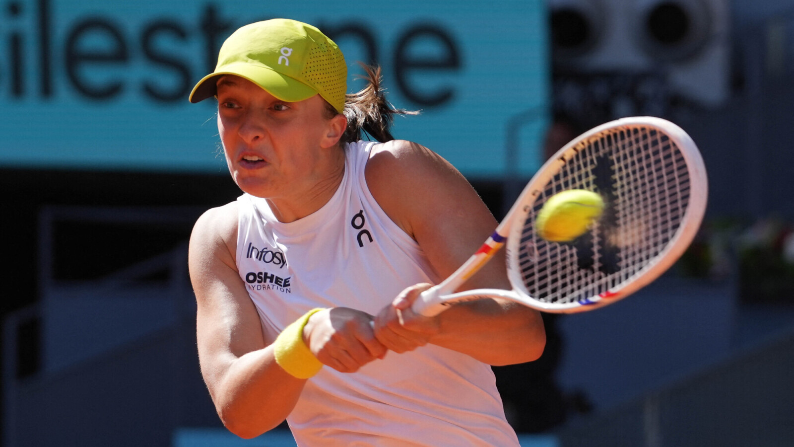 Tracy Austin doesn’t believe Iga Swiatek will defend Roland Garros after she looked ‘all out of sorts’ against Coco Gauff in Madrid