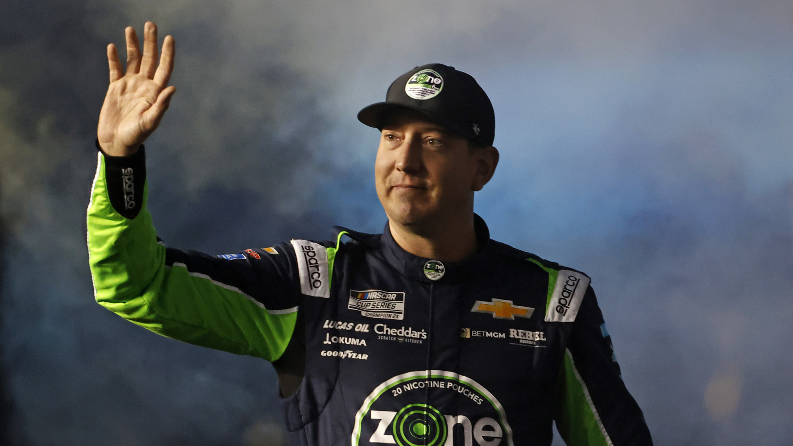 Kyle Busch wins photo-finish Truck Series race over Stewart Friesen at Atlanta