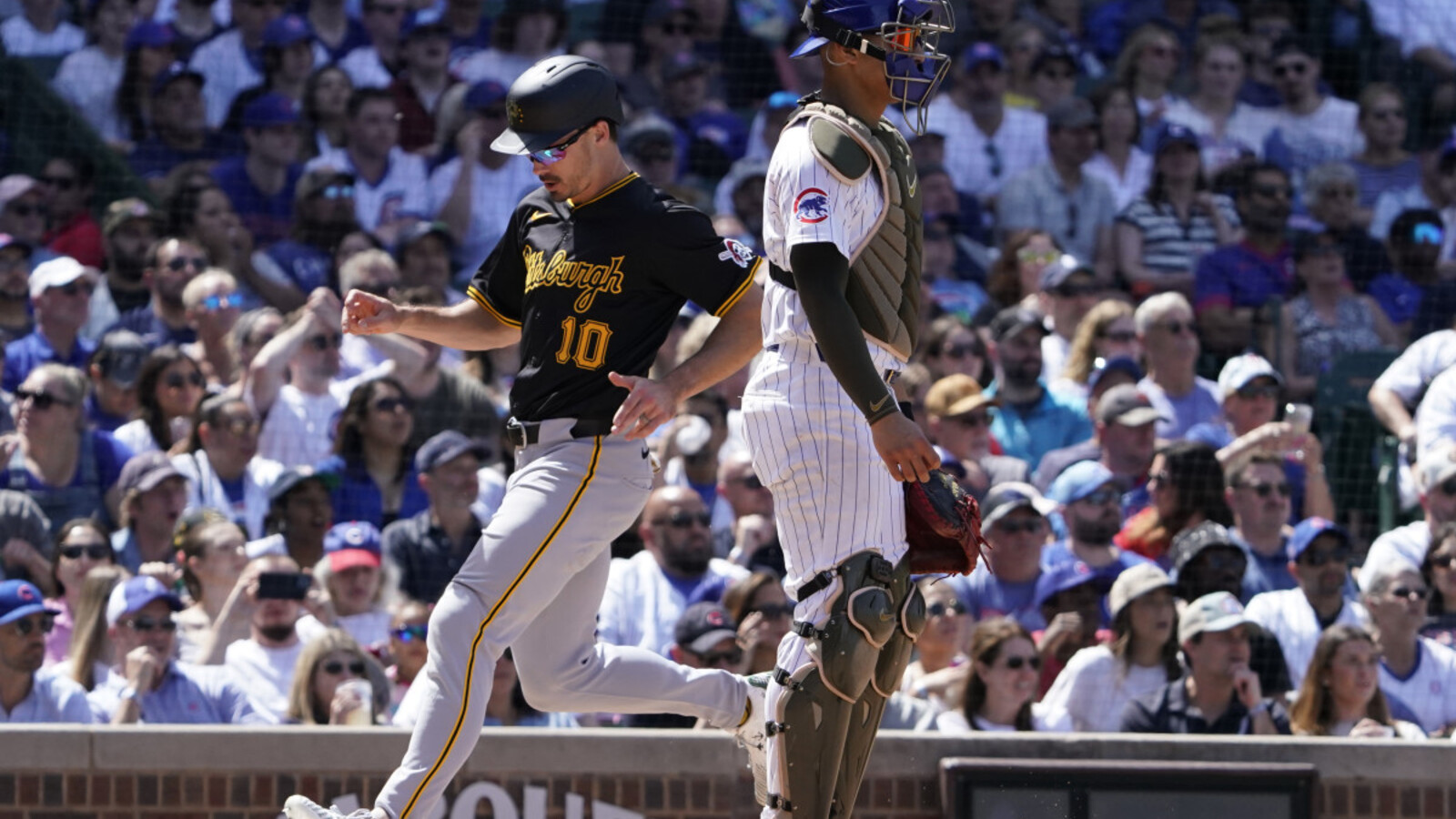 Cubs Fall in Series Finale, Drop 4-Game Set to Pirates at Wrigley Field