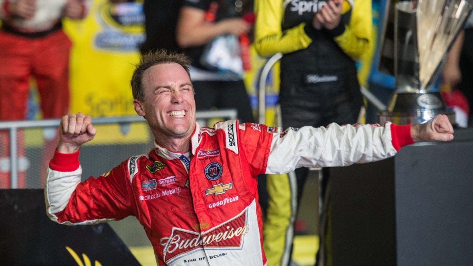 Mike Helton surprises Kevin Harvick, announces Cup Series champion as 2027 NASCAR Hall of Fame nominee
