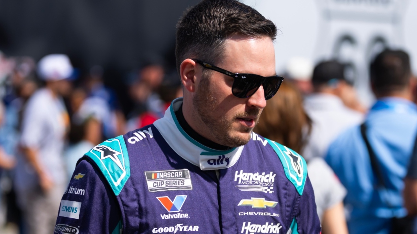 NASCAR insiders react to Alex Bowman’s return from vertigo absence, weigh his Chase chances