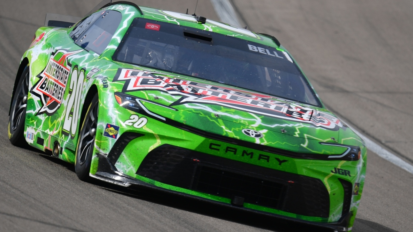 Adam Stevens makes unbelievable call, bizarrely sends Christopher Bell into Chase Briscoe’s pit box