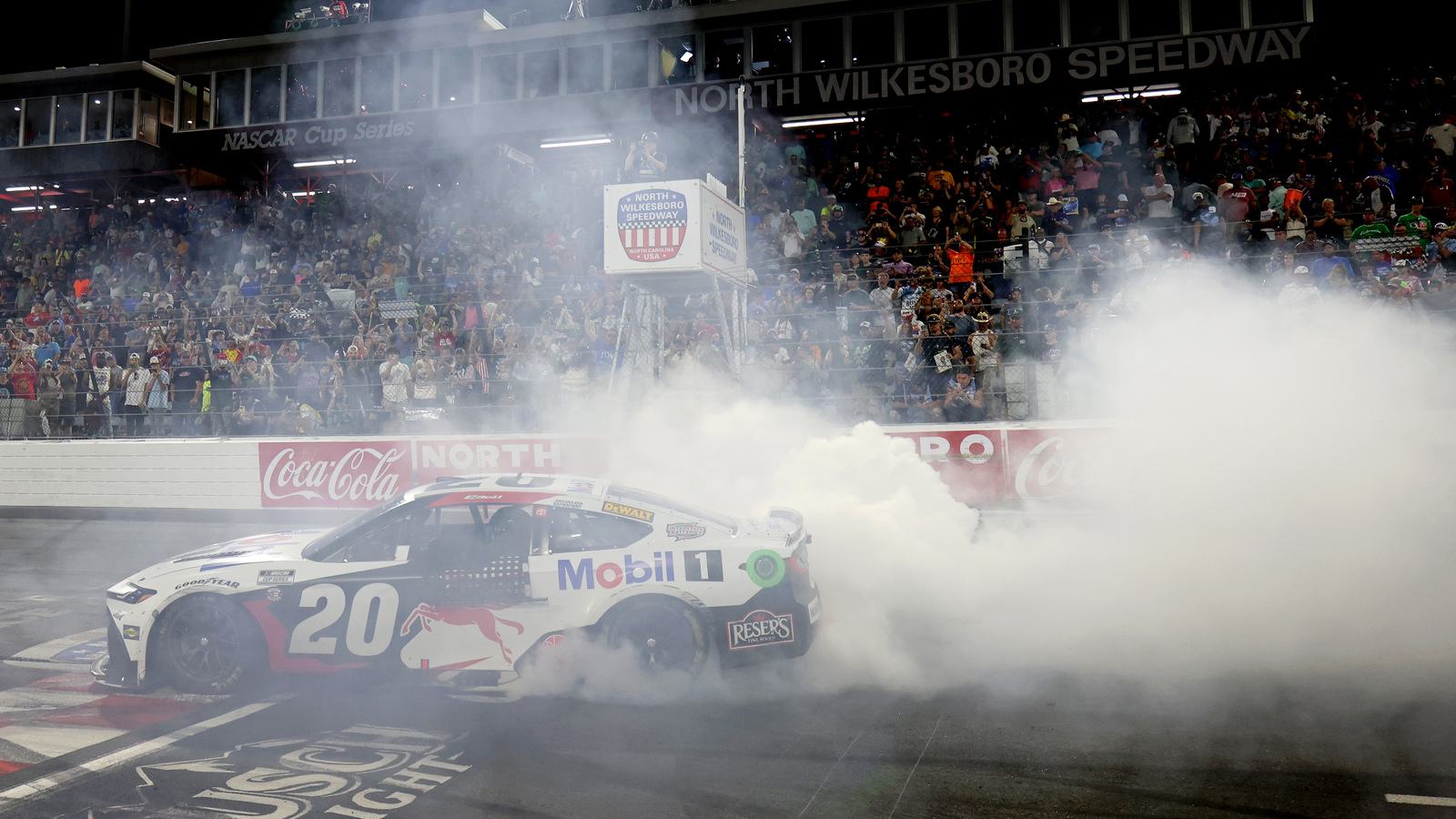 http://www.yardbarker.com/media/2/f/2f733bdc47a657988bf0309de93de59d0679eca3/thumb_16x9/nascar-power-rankings-million-dollar-move-puts.jpg