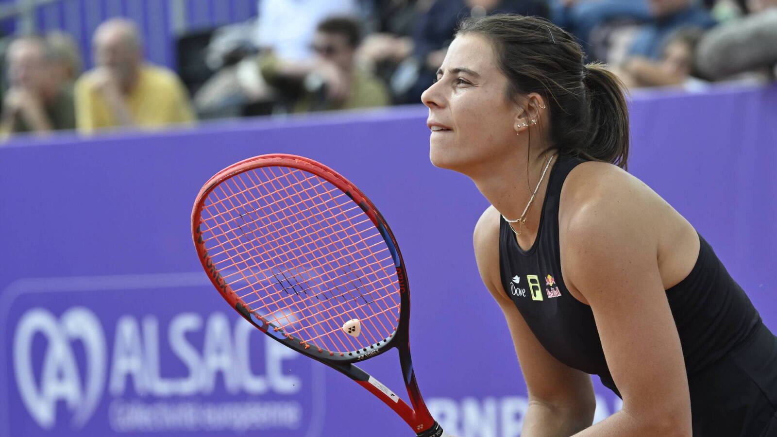 Ninth seed Emma Navarro wins just one game, thrashed by Jessica Bouzas Maneiro at French Open