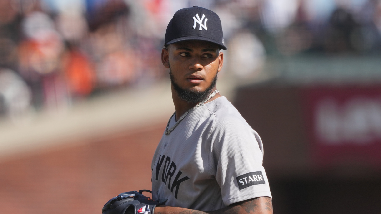 Yankees trading struggling reliever Camilo Doval to Pirates