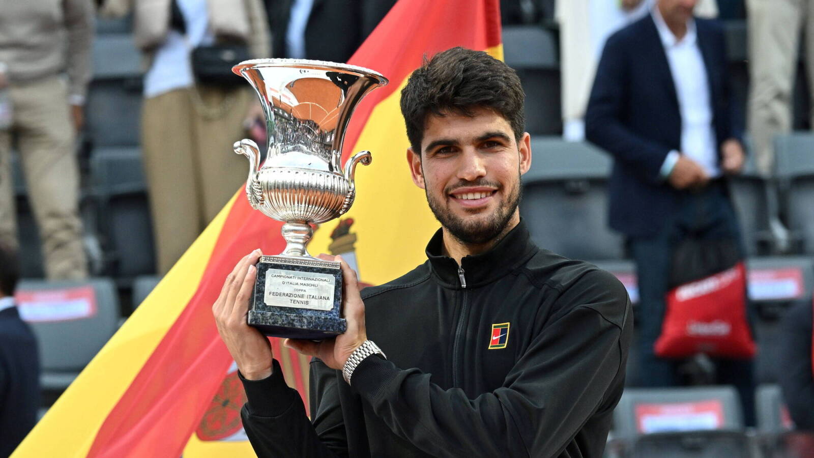 'He can keep him off-balance' Former World No. 1 pinpoints why Carlos Alcaraz continues to beat Jannik Sinner