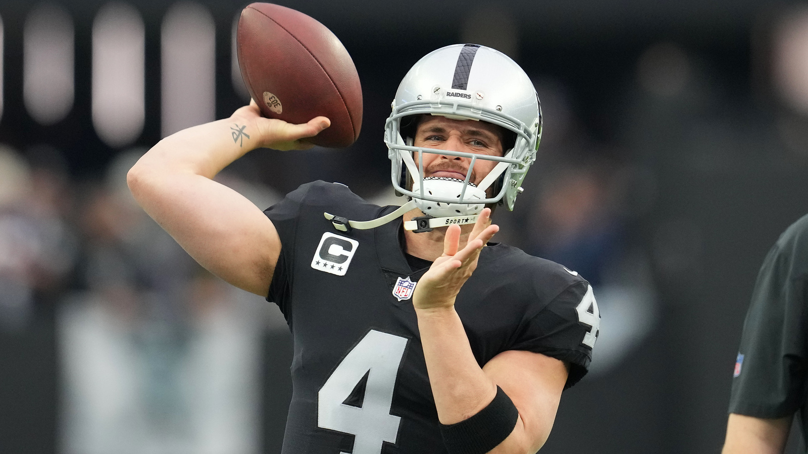Raiders announce shocking decision ahead of Week 17