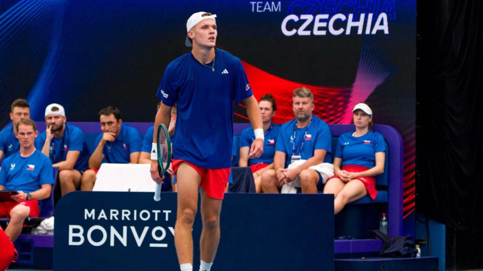 Another twist: Injury forces Jakub Mensik to withdraw from ATP event