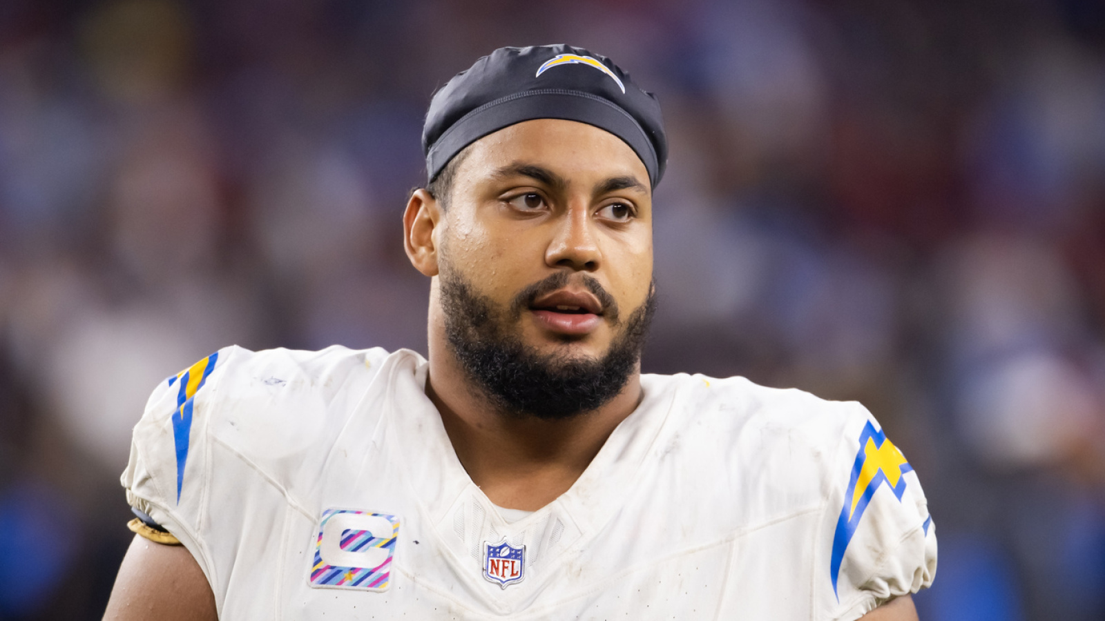 Injury to Chargers star shows why players should hold out with new contracts on line