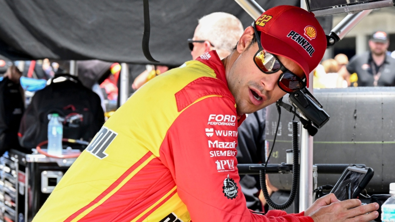 Kevin Harvick weighs in on Joey Logano struggles as NASCAR Playoffs approach