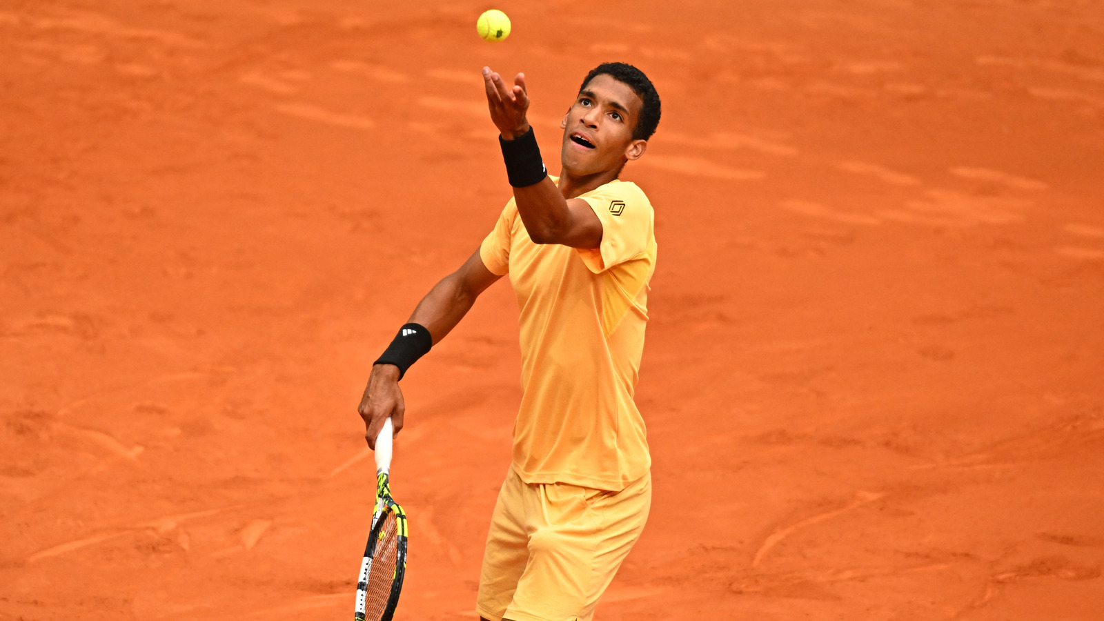 'I don’t know if it’s ever happened,' Felix Auger-Aliassime gets his 3rd walkover in Madrid as unfortunate Jiri Lehecka is forced to retire