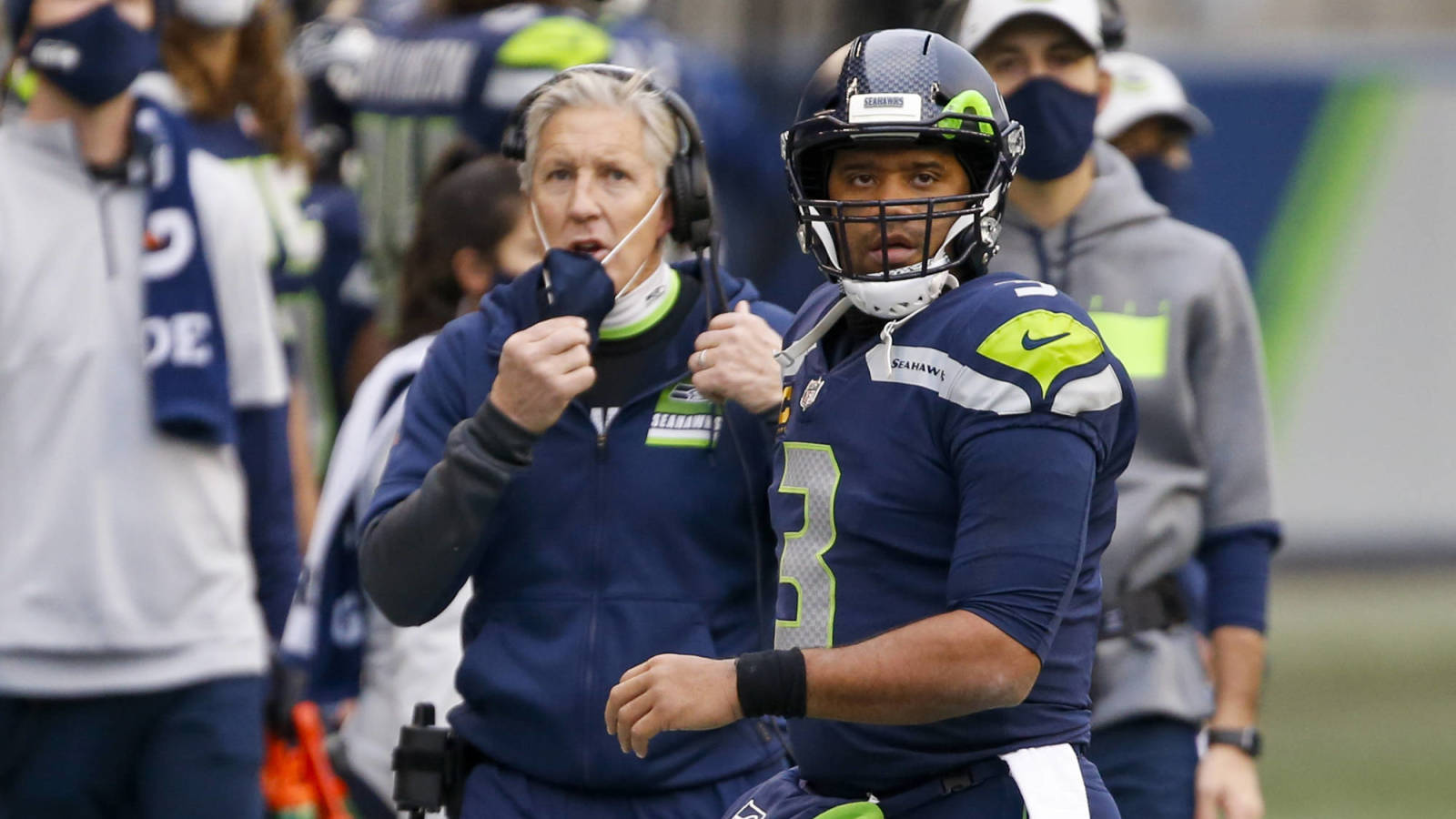 Pete Carroll Calls Russell Wilson Trade Rumors Old News Yardbarker