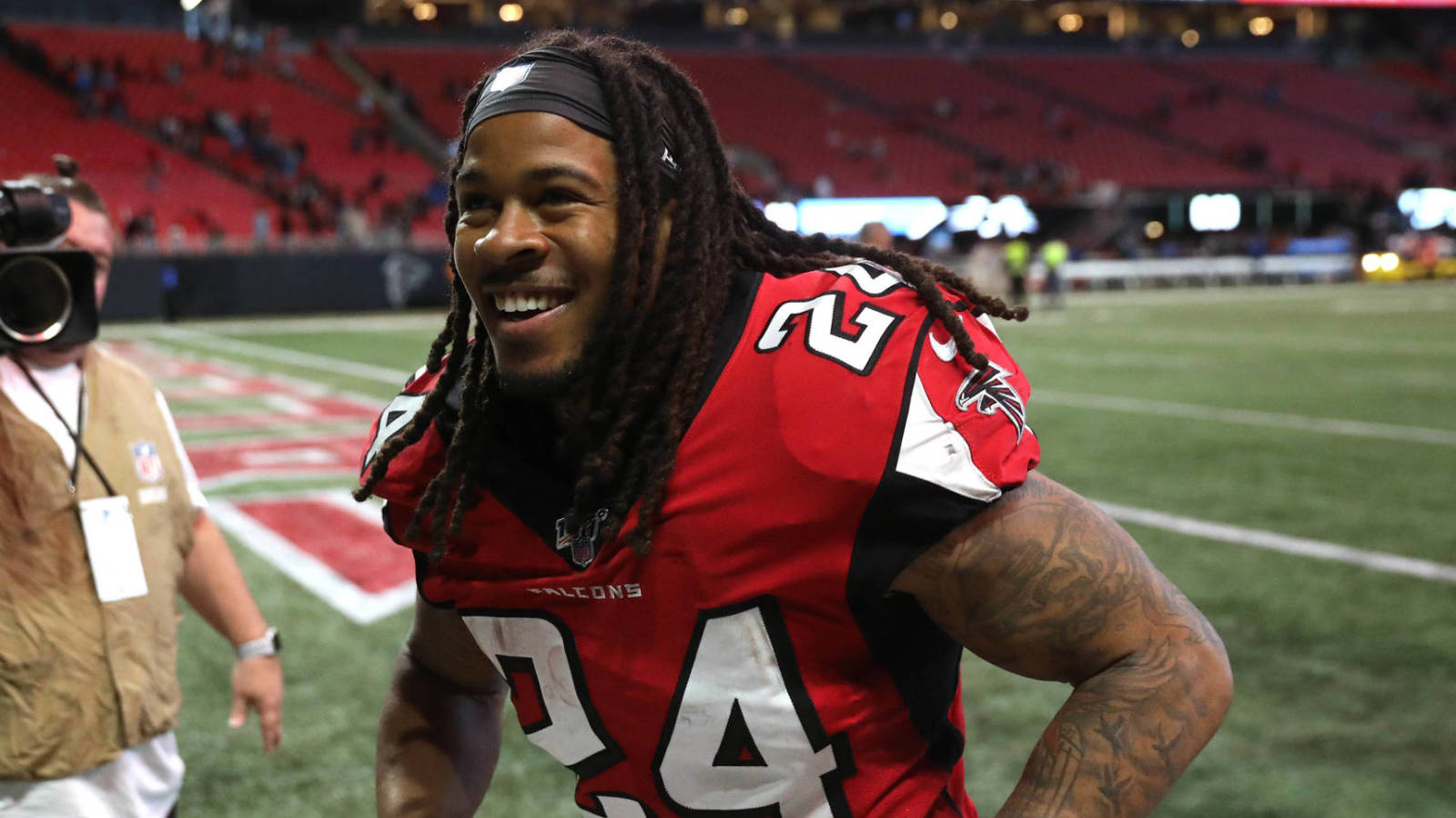 Devonta Freeman meets with Eagles but 