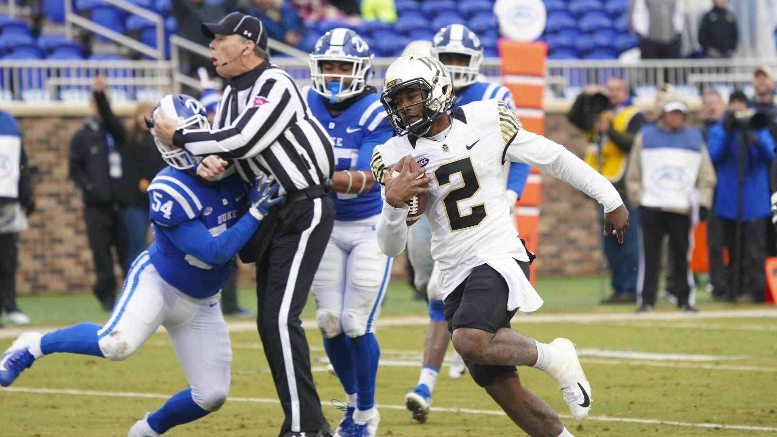 Watch Wake Forest Wr Kendall Hinton Stuns Crowd With Epic Game