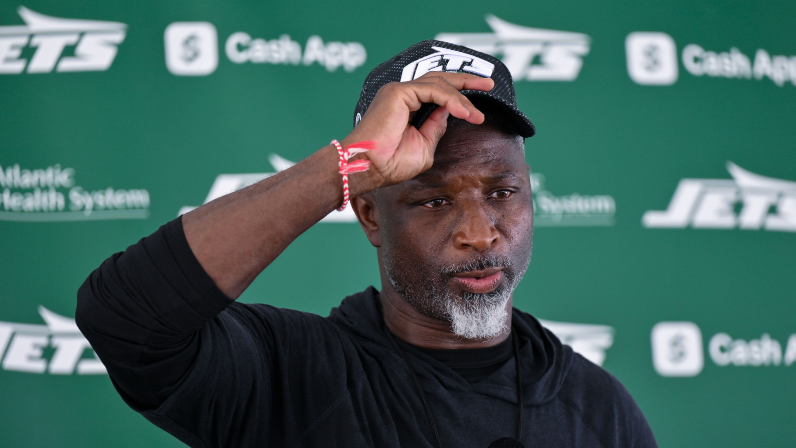 Jets HC Aaron Glenn already getting a taste of the New York roller coaster