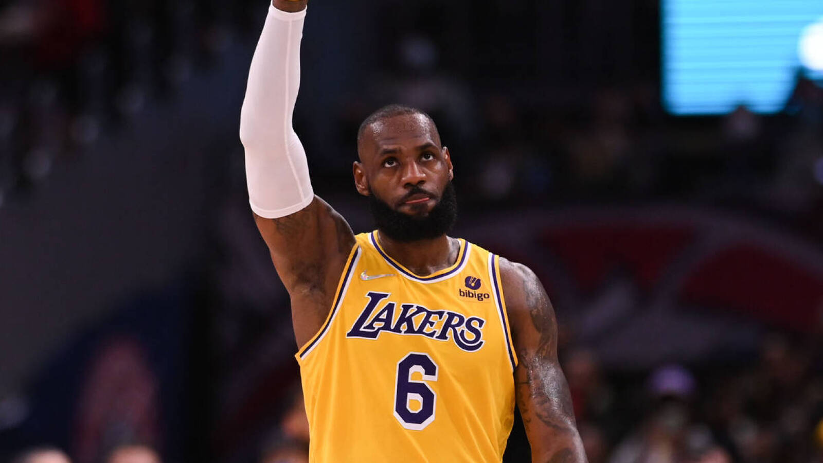 Lakers coach: LeBron James' new injury is 'maybe biggest blow to our psyche'