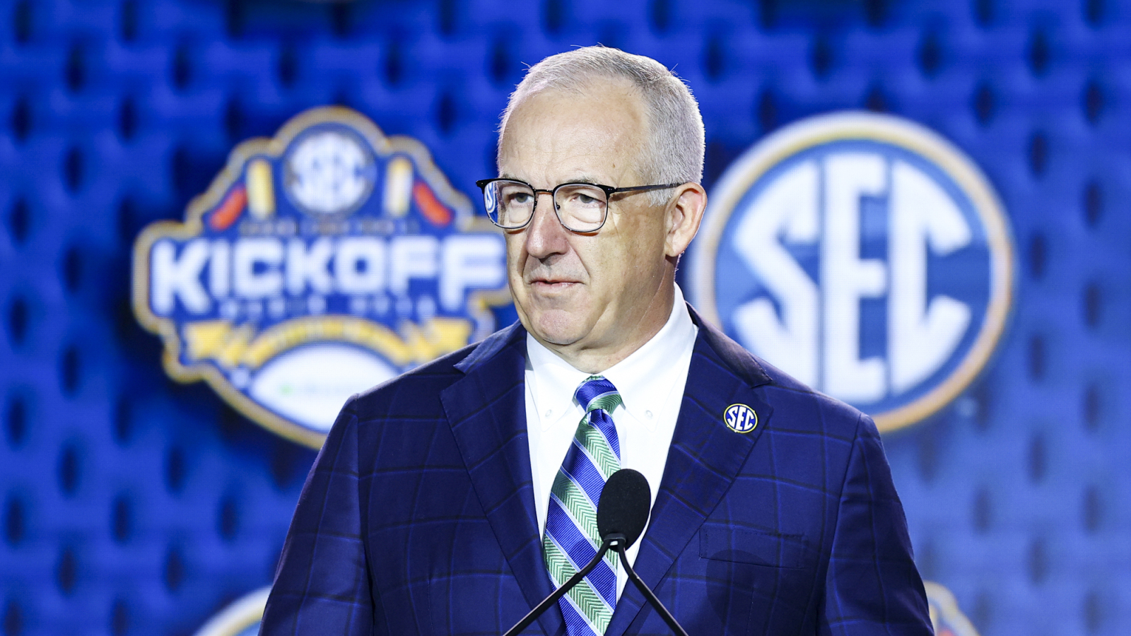 Texas judge blocks SEC ban on pro athletes returning to college