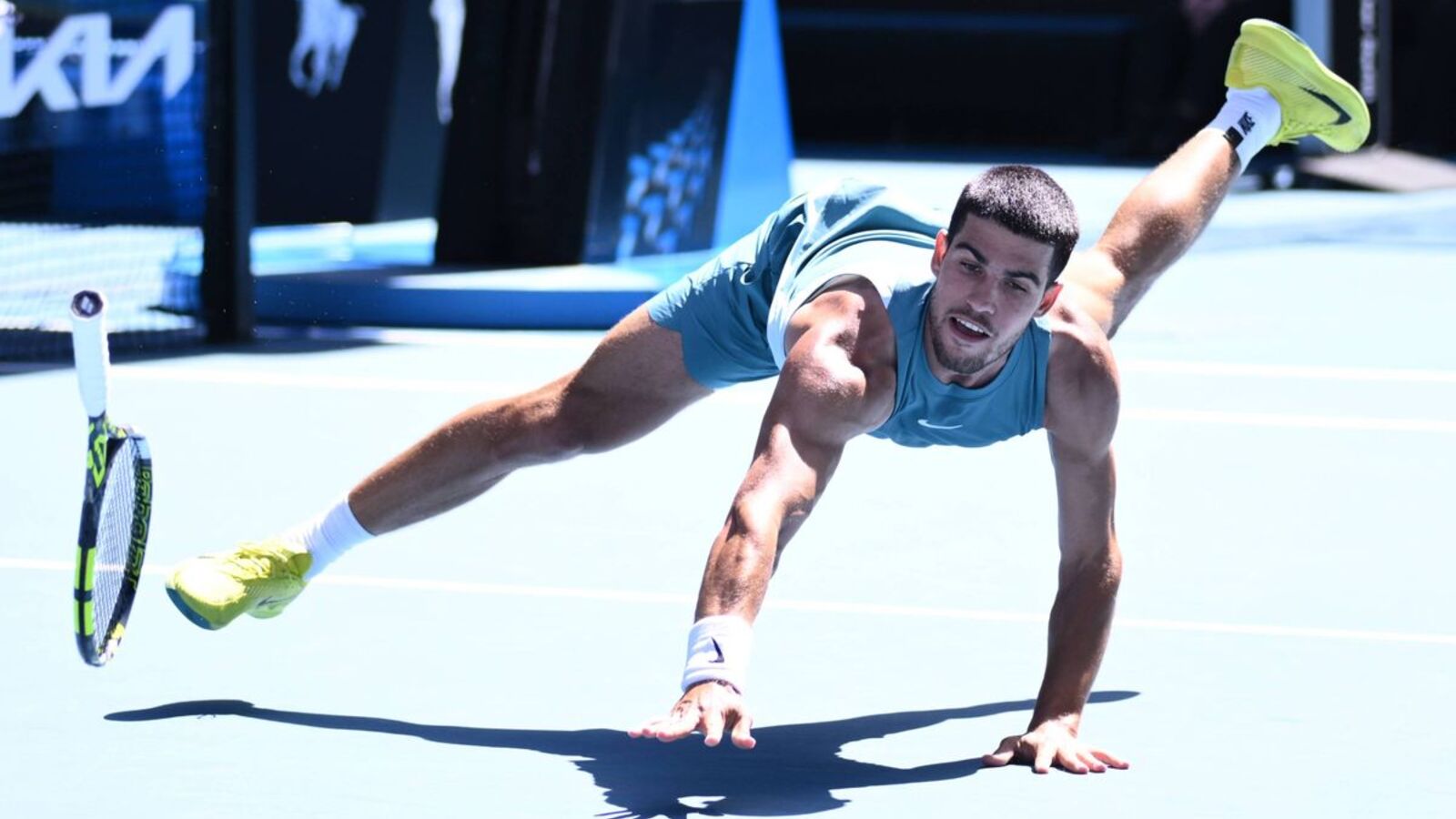 Carlos Alcaraz confesses what he would get tattooed if he won the Australian Open: 'The only thing I need is to lift the trophy'.