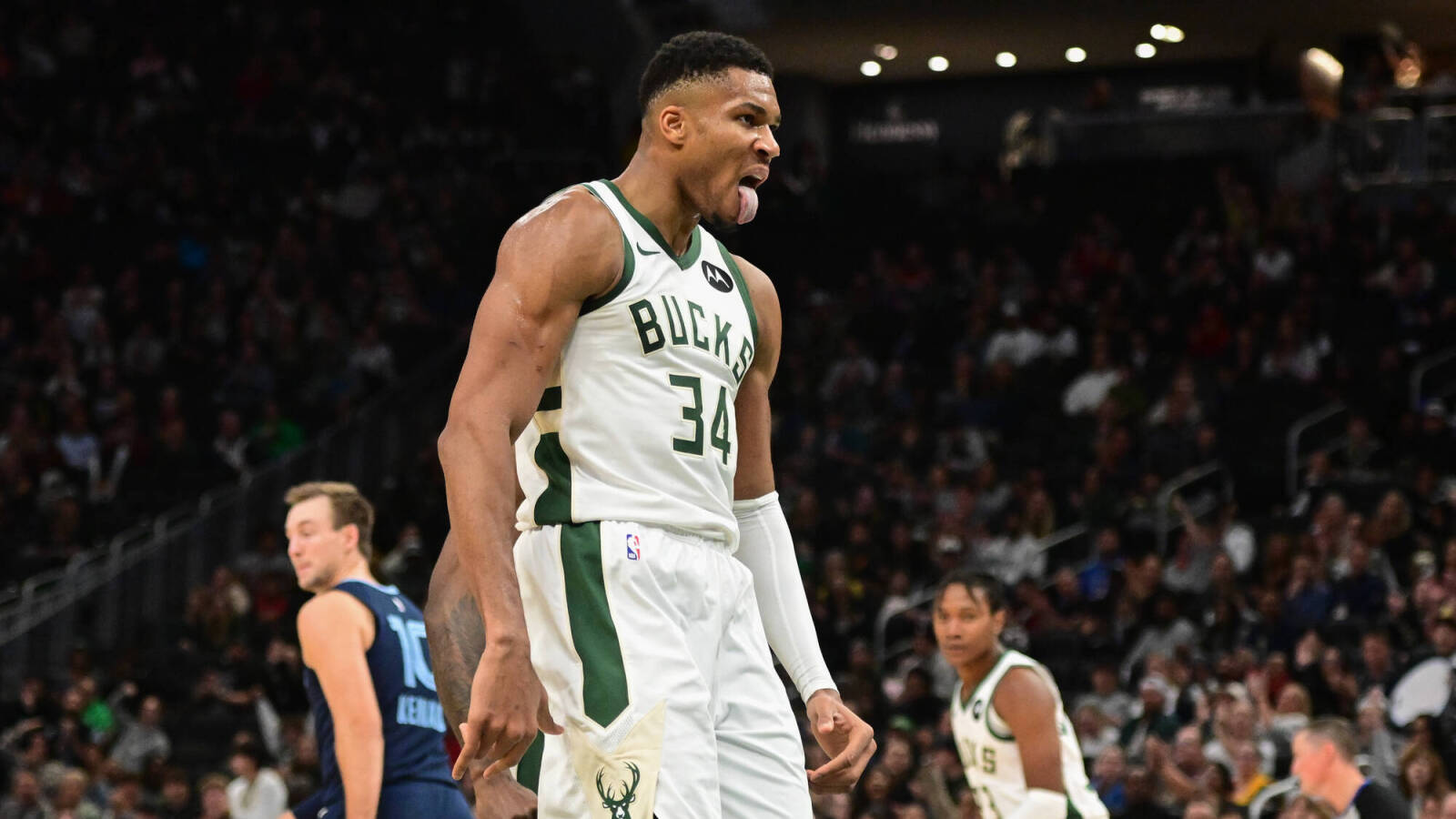 Rival superstars' attempts to pry Giannis Antetokounmpo from Bucks never stood a chance