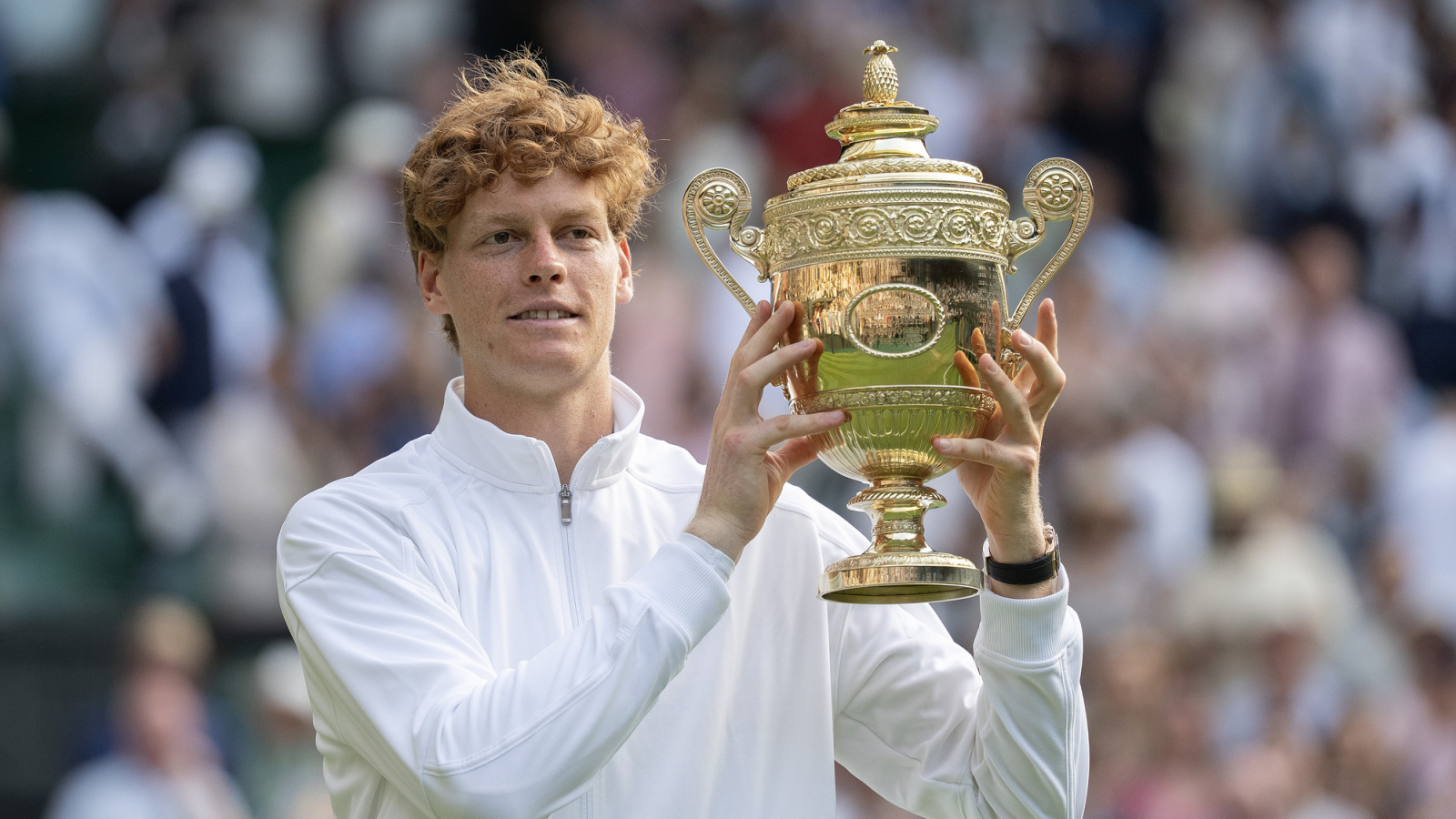 Watch: Jannik Sinner and Iga Swiatek Keep up the Wimbledon Tradition with a Trademark Dance at the Champions’ Dinner