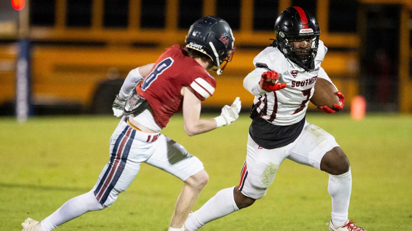 Selma explosive wide receiver previews decision to choose Alabama or Auburn