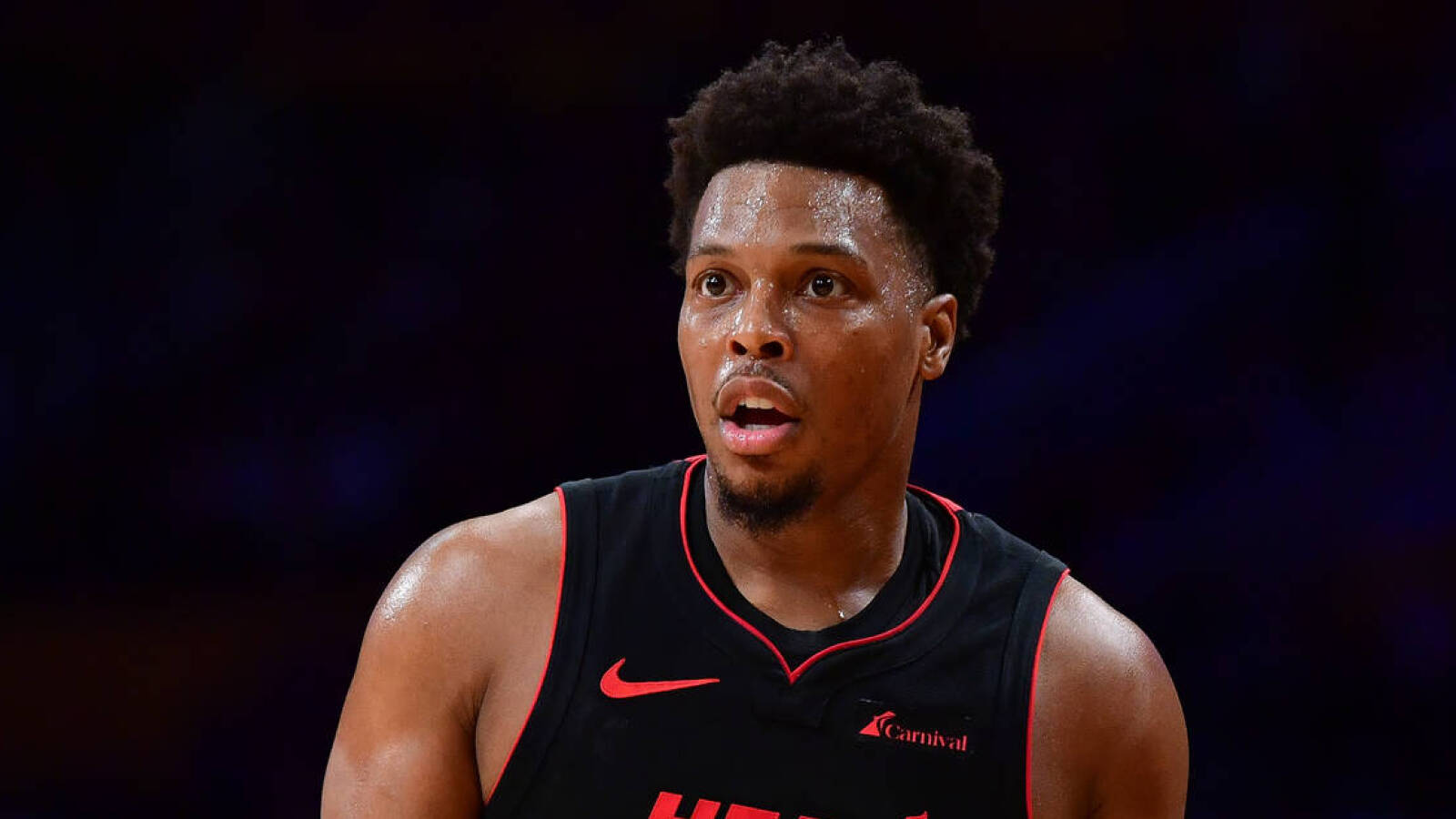 Kyle Lowry officially signs with 76ers after clearing waivers