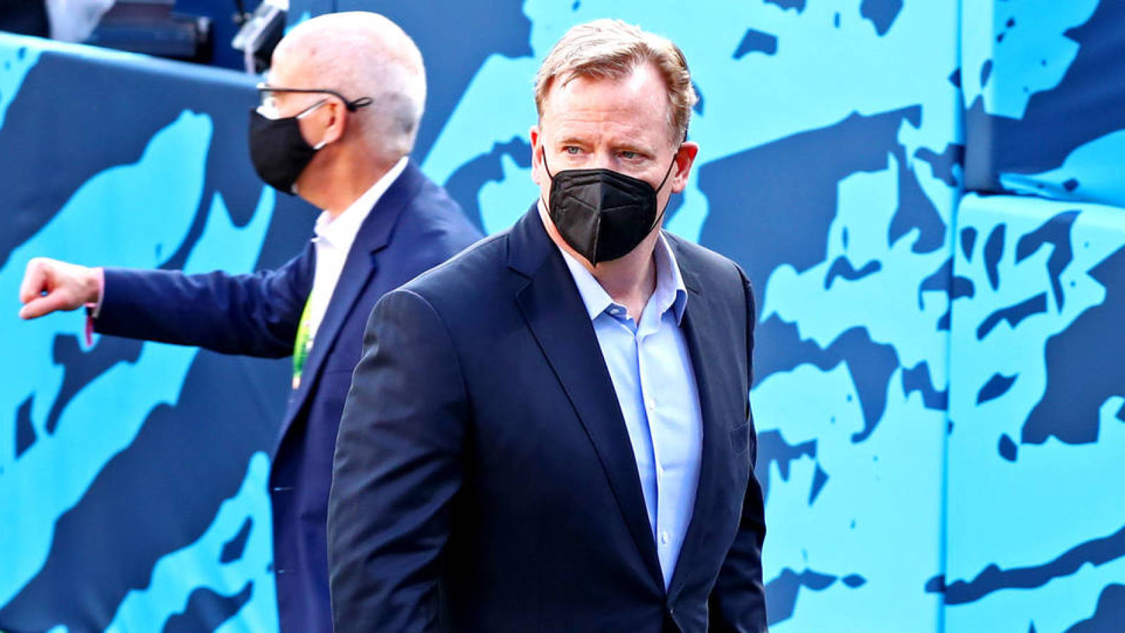 NFL to fine unvaccinated players $14,650 for COVID-19 protocol violations - NewsOpener NFL to fine unvaccinated players $14,650 for COVID-19 protocol violations