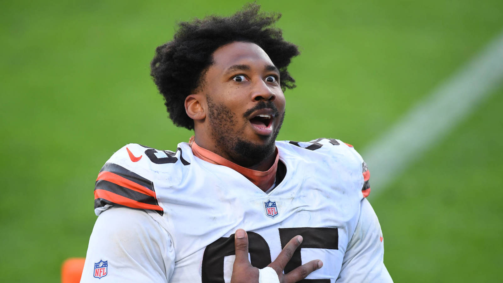 Myles Garrett takes shot at Steelers 