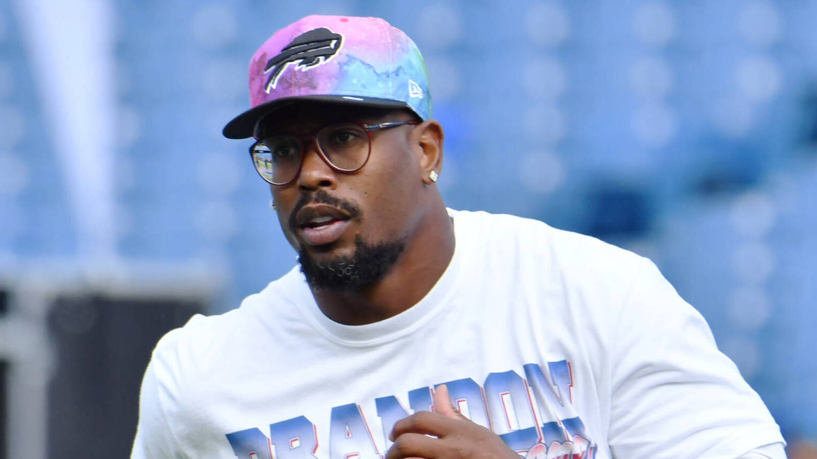 Arrest warrant issued for Bills' Von Miller amid domestic violence allegation