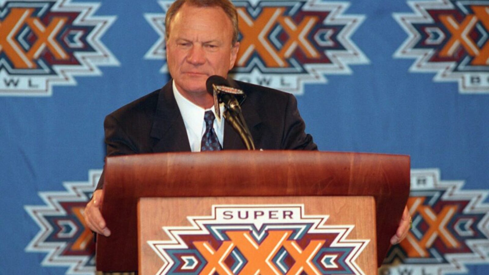 ‘My Mom Could’ve Won That Super Bowl’: Barry Switzer’s Cowboys Legacy Was Built by His Assistant Coaches, Says Legendary Broadcaster