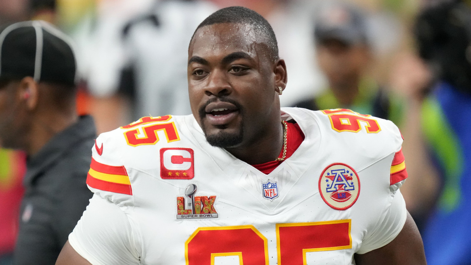 Chiefs star defender slams referees over tush push blunders vs. Eagles