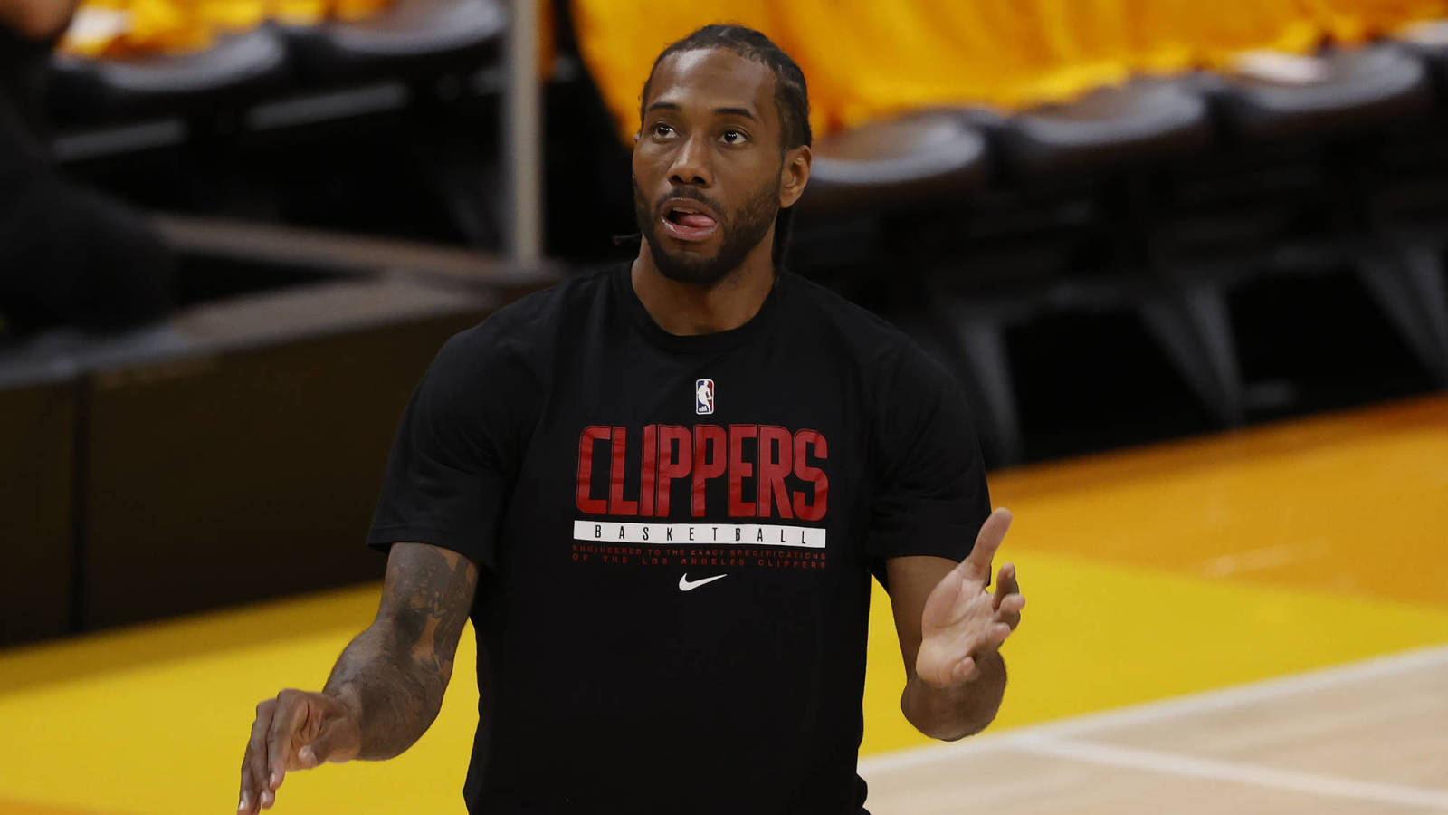 Clippers star Kawhi Leonard could miss remainder of series vs. Jazz with knee injury
