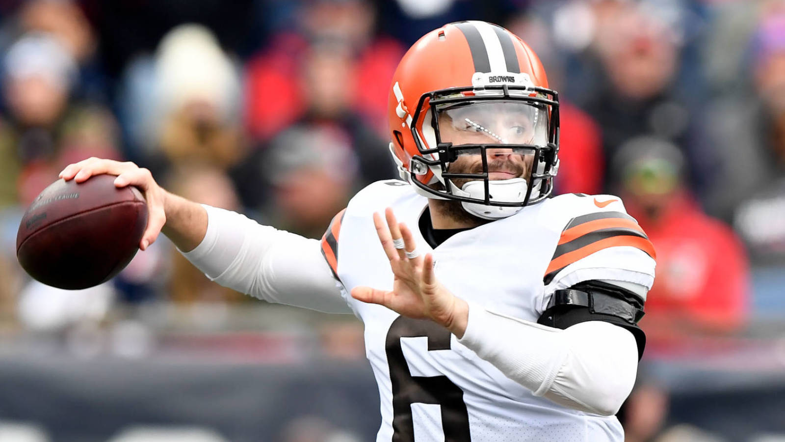 Baker Mayfield Leaves Blowout Loss To Pats With Knee Injury Yardbarker