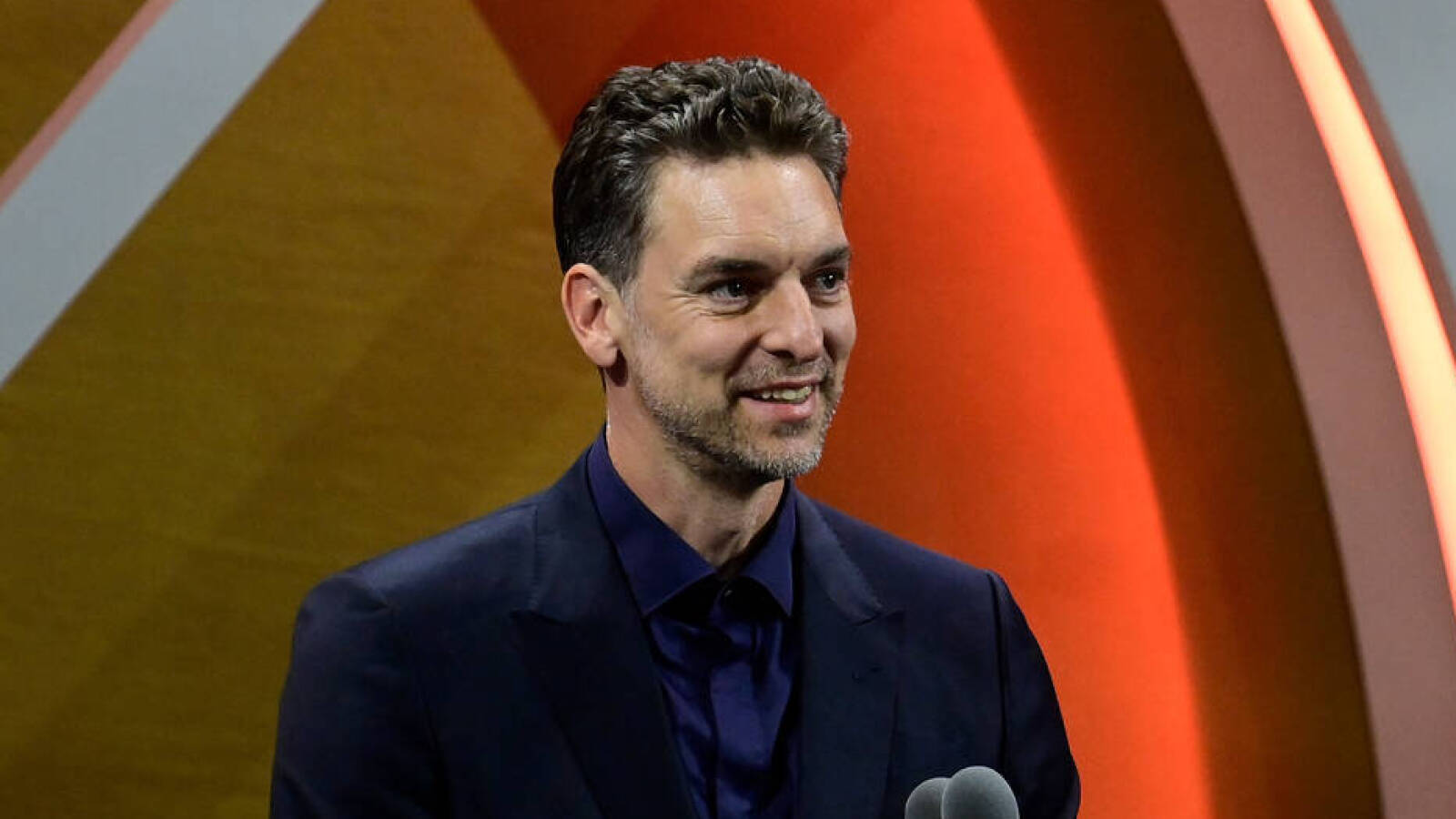 Pau Gasol pays tribute to Kobe Bryant in Hall of Fame speech