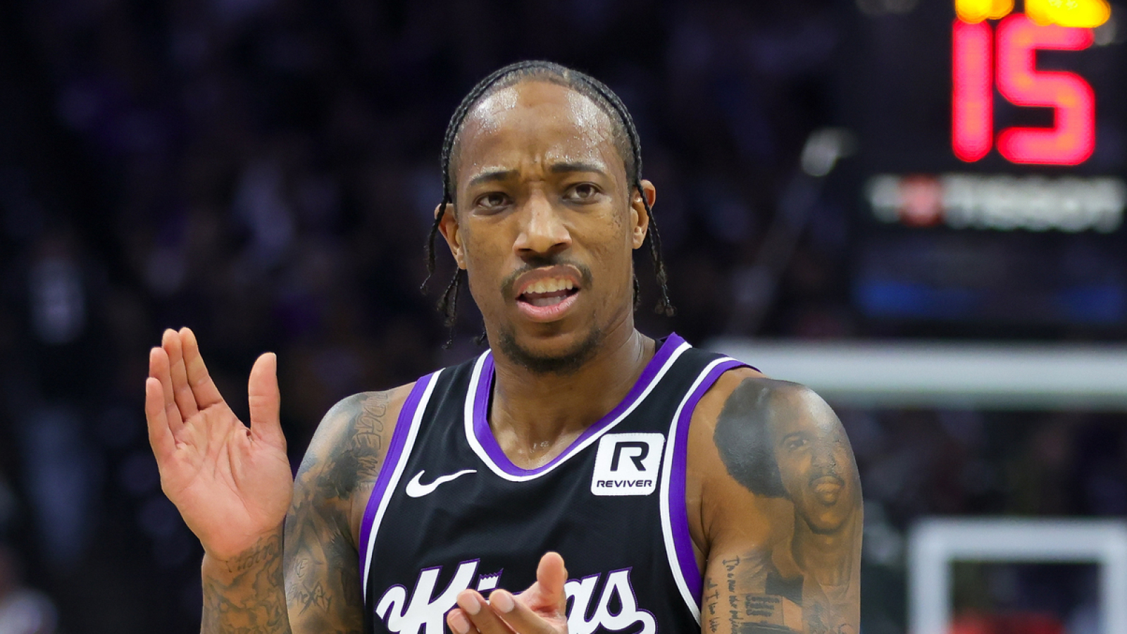 DeMar DeRozan reacts to Drake urging Raptors to not retire his jersey
