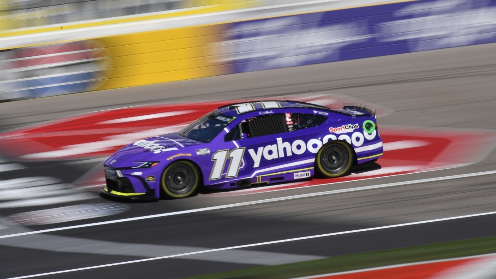 http://www.yardbarker.com/media/4/0/4051f06f627d9c9ec22c57f245243bd0234eef4c/thumb_16x9/denny-hamlin-pleads-to-joe-gibbs-racing-to-run-xfinity-series-superspeedway-race-that-is-how-racing-.jpg