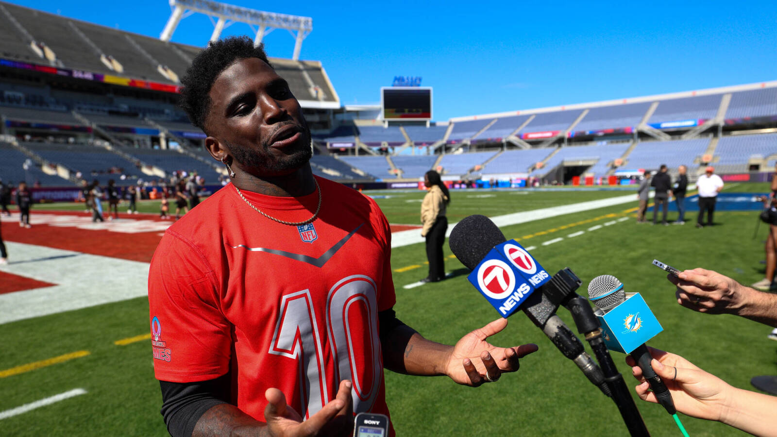 Dolphins Expected To Adjust WR Tyreek Hill’s Contract