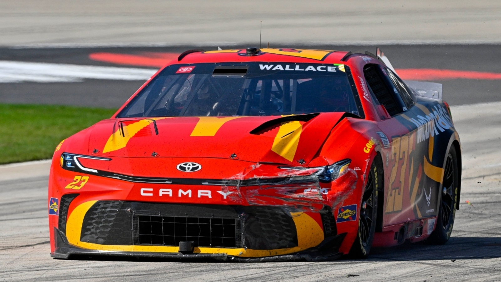Bubba Wallace explains what caused big wreck with Joey Logano at Texas, assigns blame