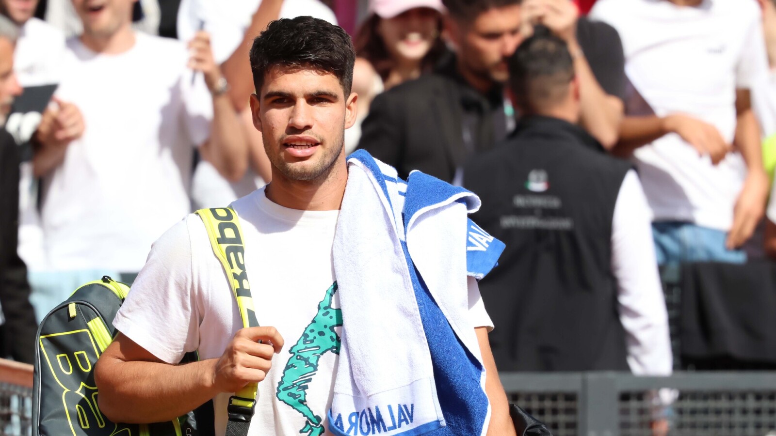Daily Dose of Social Media: Alcaraz and Fonseca share respectful moment; Swiatek & Osaka take on Italian-themed prize game