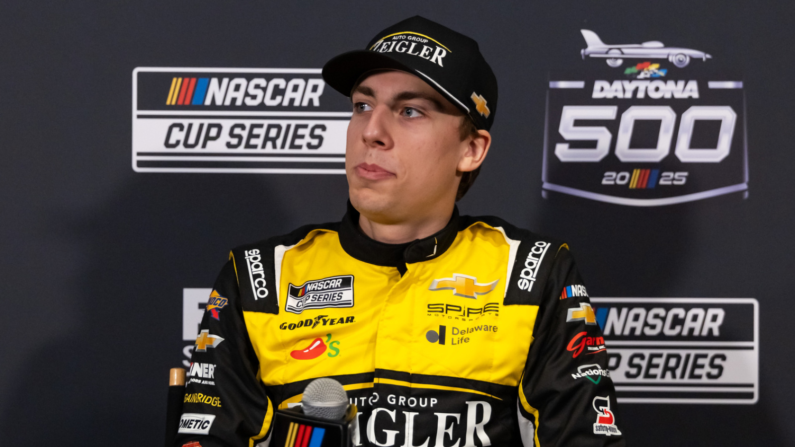 http://www.yardbarker.com/media/4/5/450d8b3d873ee07f550538bb9dee7e2fdfde0814/thumb_16x9/carson-hocevar-wins-nascar-truck-series-race.jpg