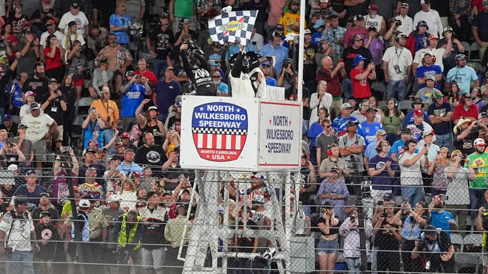 Ricky Stenhouse Sr. reinstated from NASCAR suspension following Kyle Busch fight