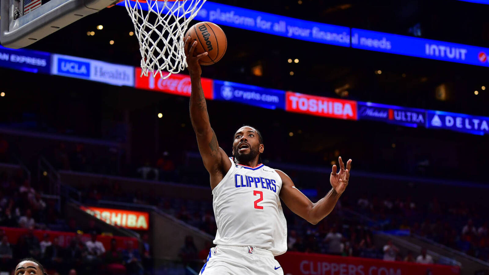 Clippers considering using Kawhi Leonard off bench
