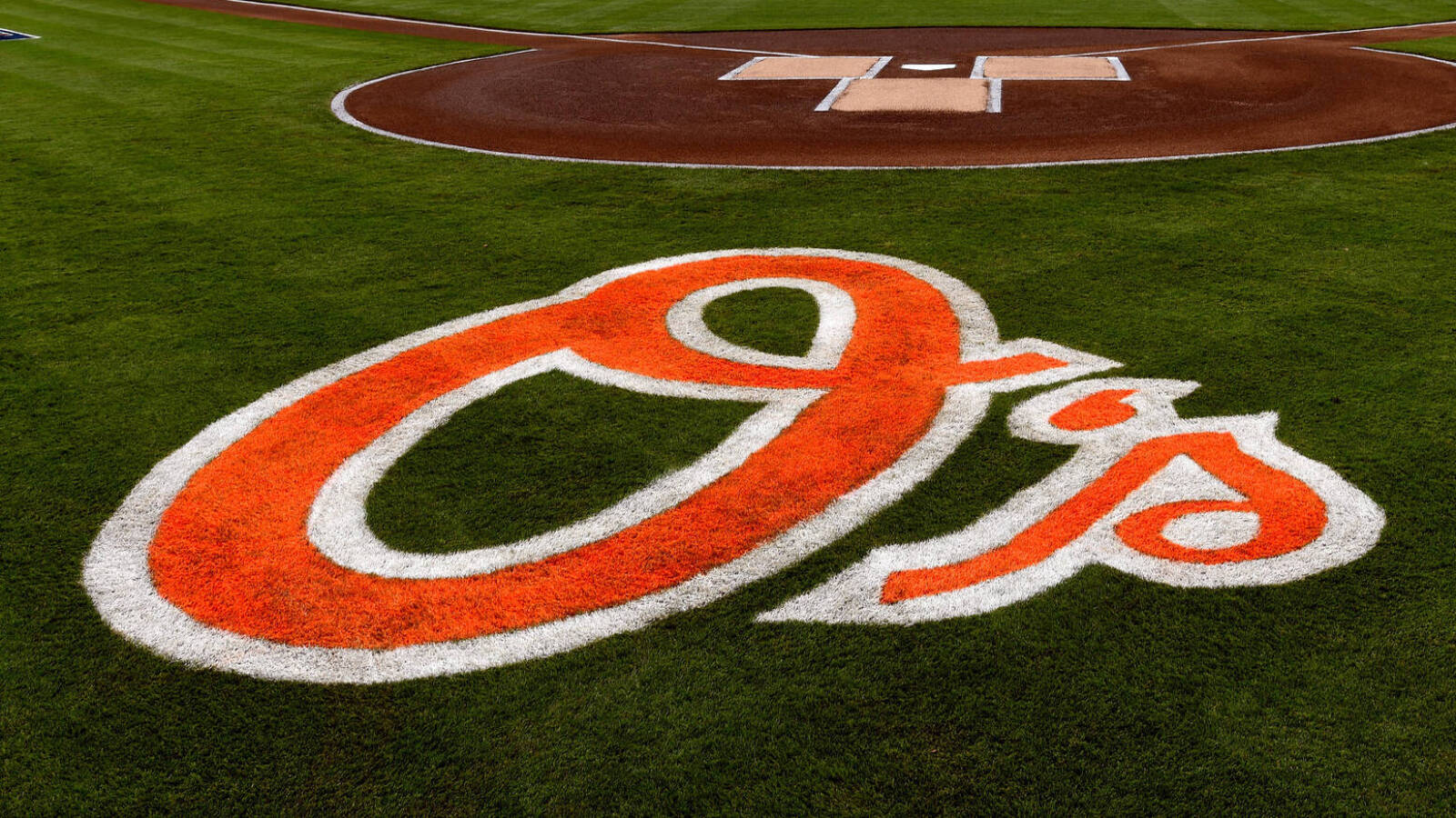New York broadcasters come to defense of suspended Orioles announcer
