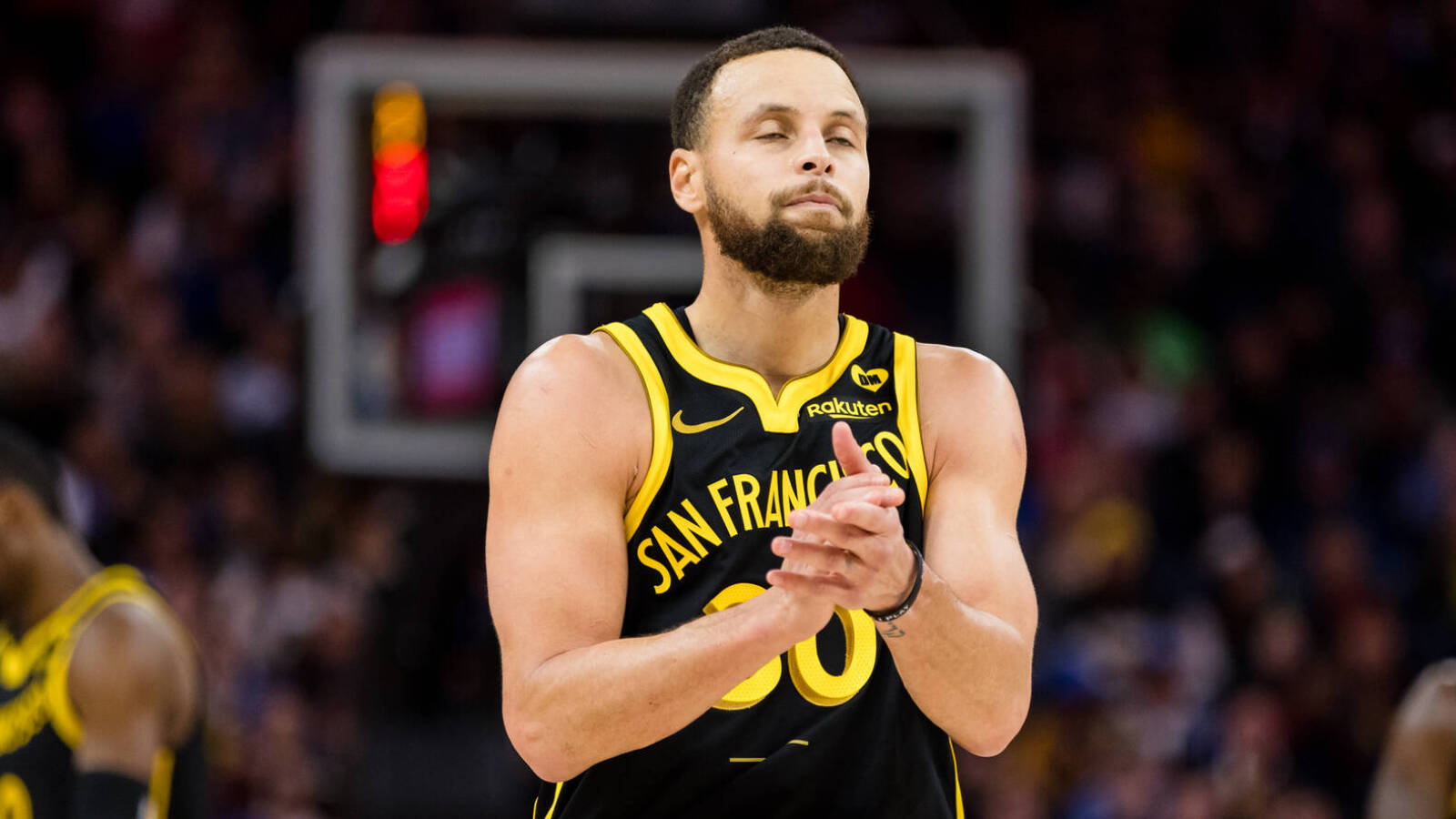 Steph Curry reacts to Warriors' reported trade call on LeBron James