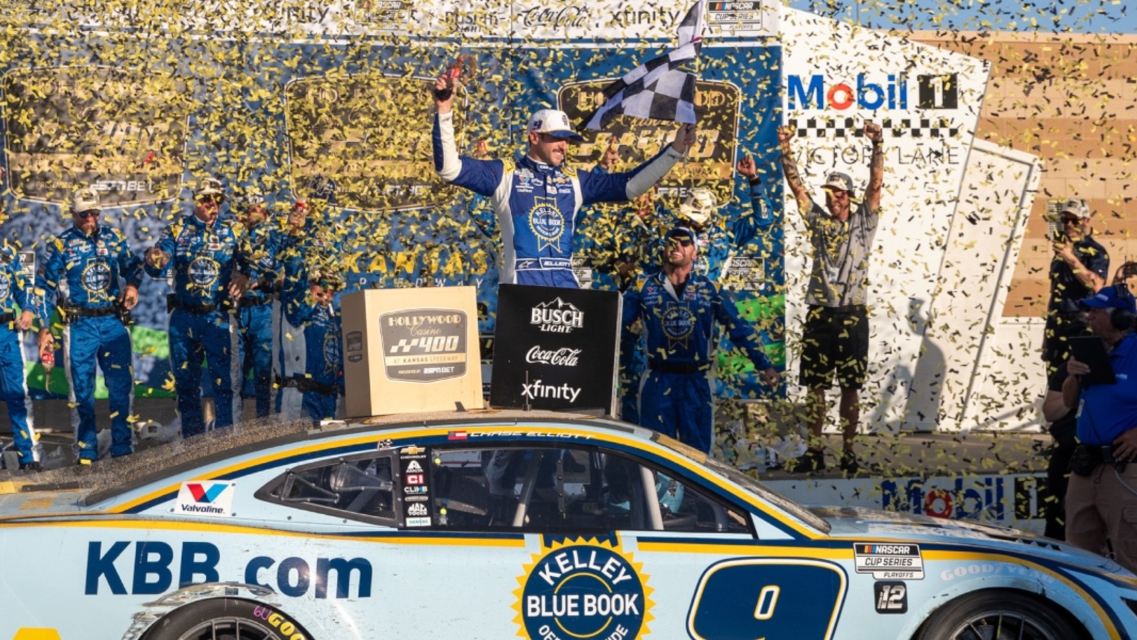 Kevin Harvick shouts out Chase Elliott No. 9 team as most consistent car after Kansas win