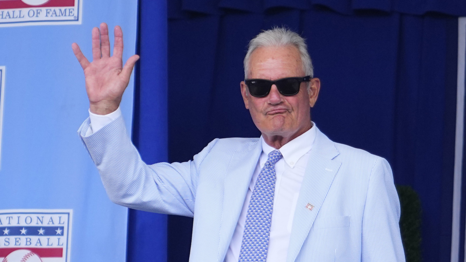Cubs legend Ryne Sandberg dies after battle with cancer