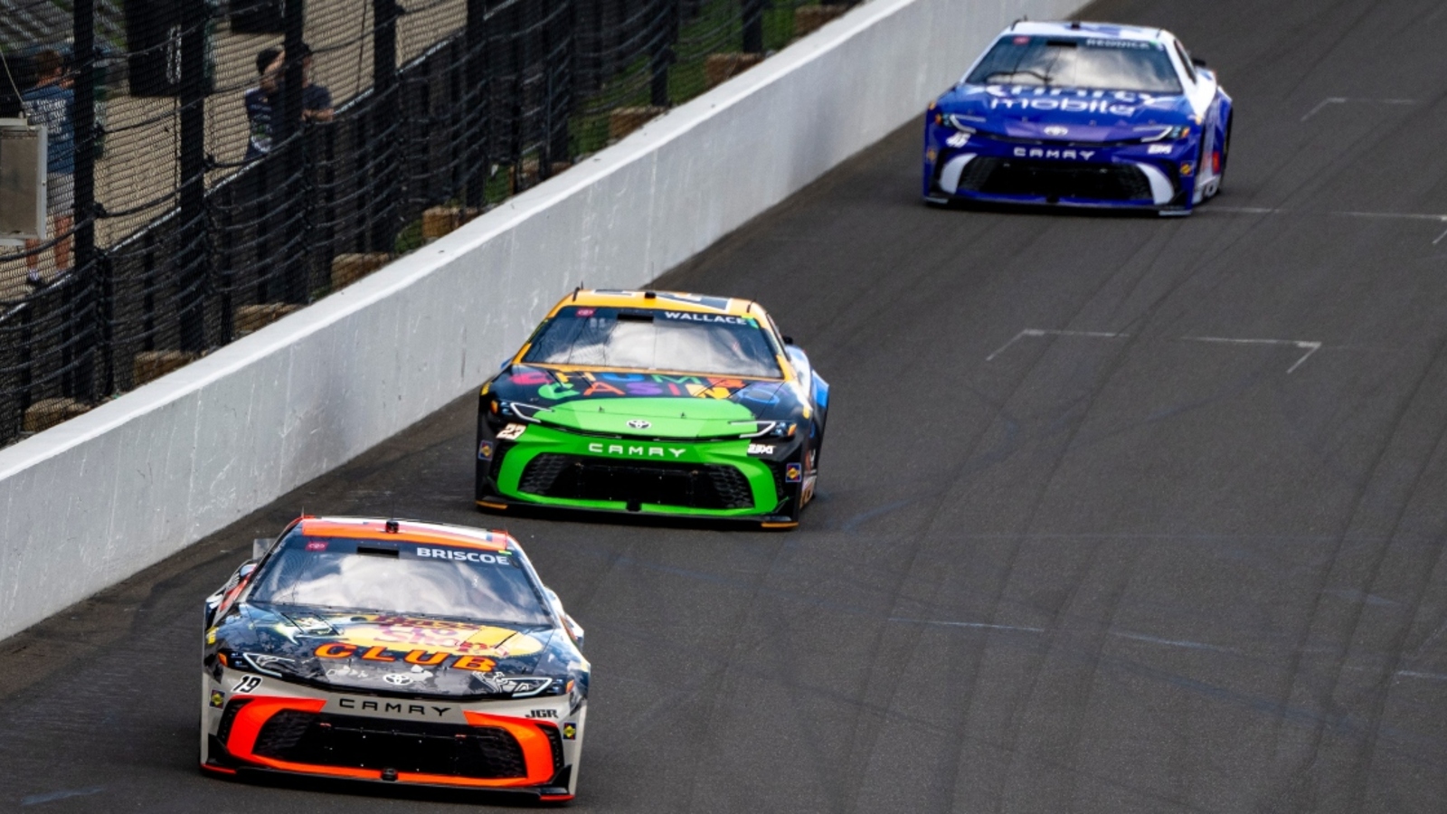 Brickyard 400: NASCAR throws caution for weather with 6 laps to go, Bubba Wallace leading