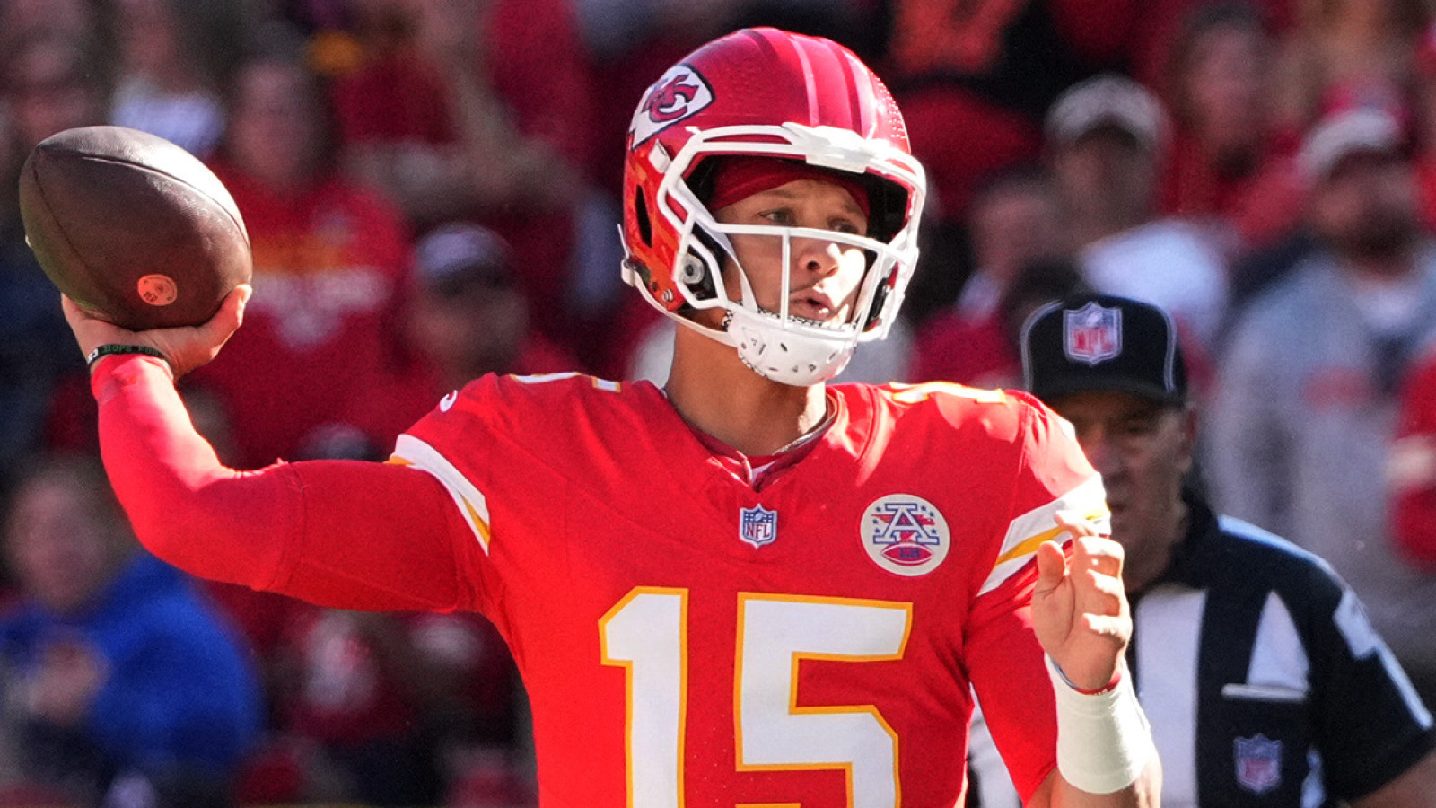 Chiefs' Patrick Mahomes reacts to report leaking that he, Andy Reid told Josh Simmons to leave team meeting