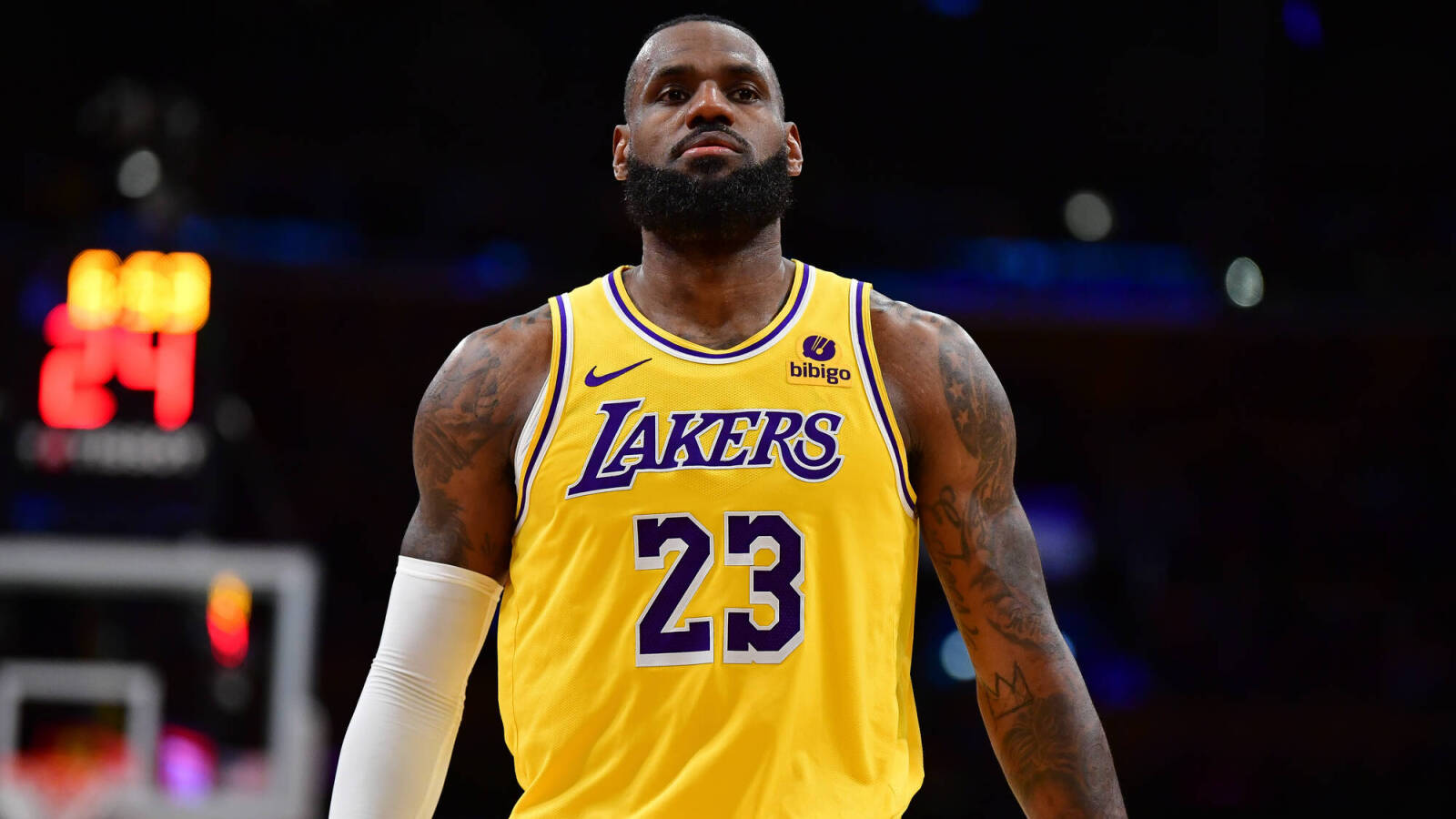 Former Lakers HC calls for LeBron James to take over from Darvin Ham