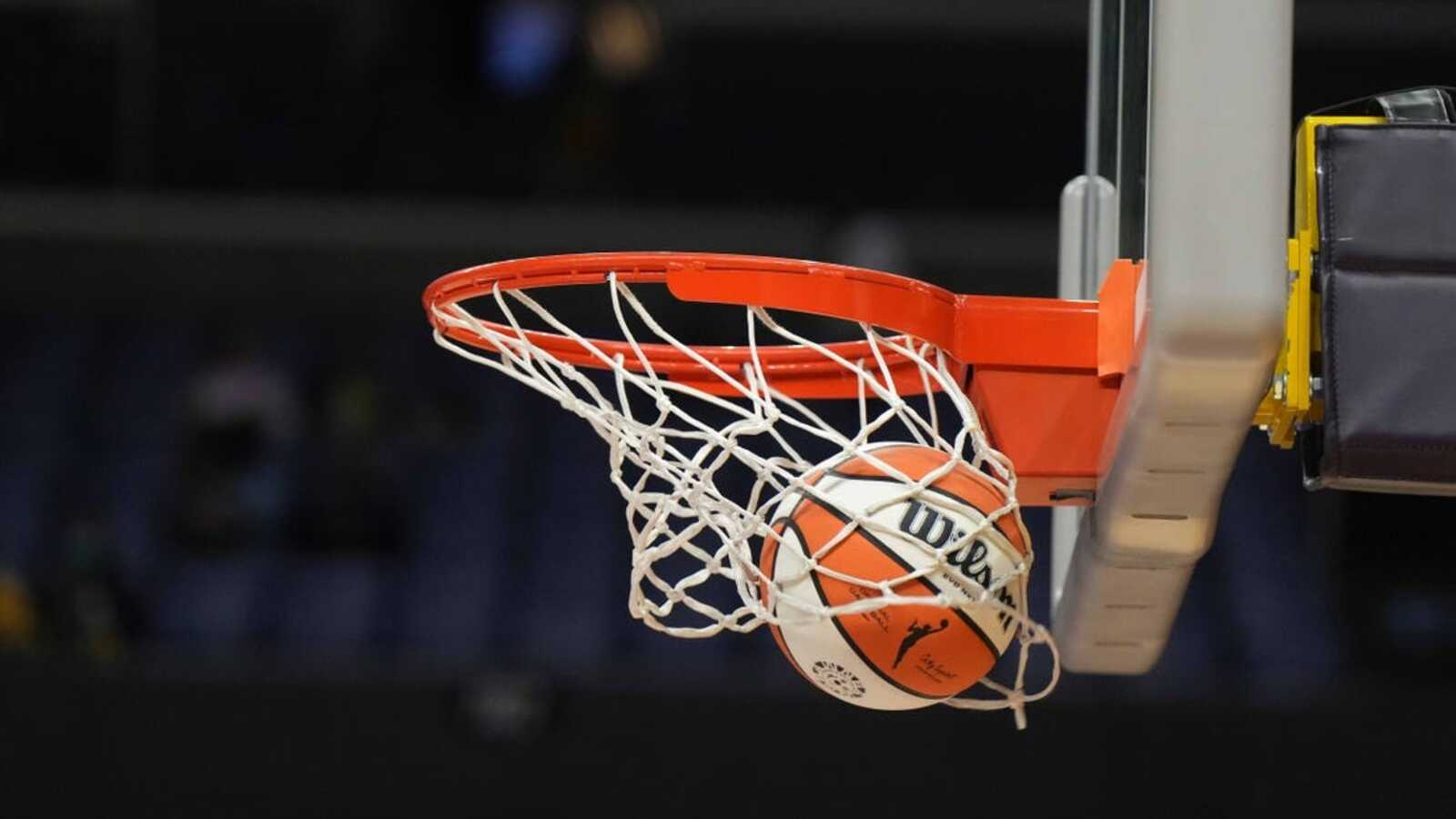Breanna Stewart, Sabrina Ionescu lift Liberty past Sun